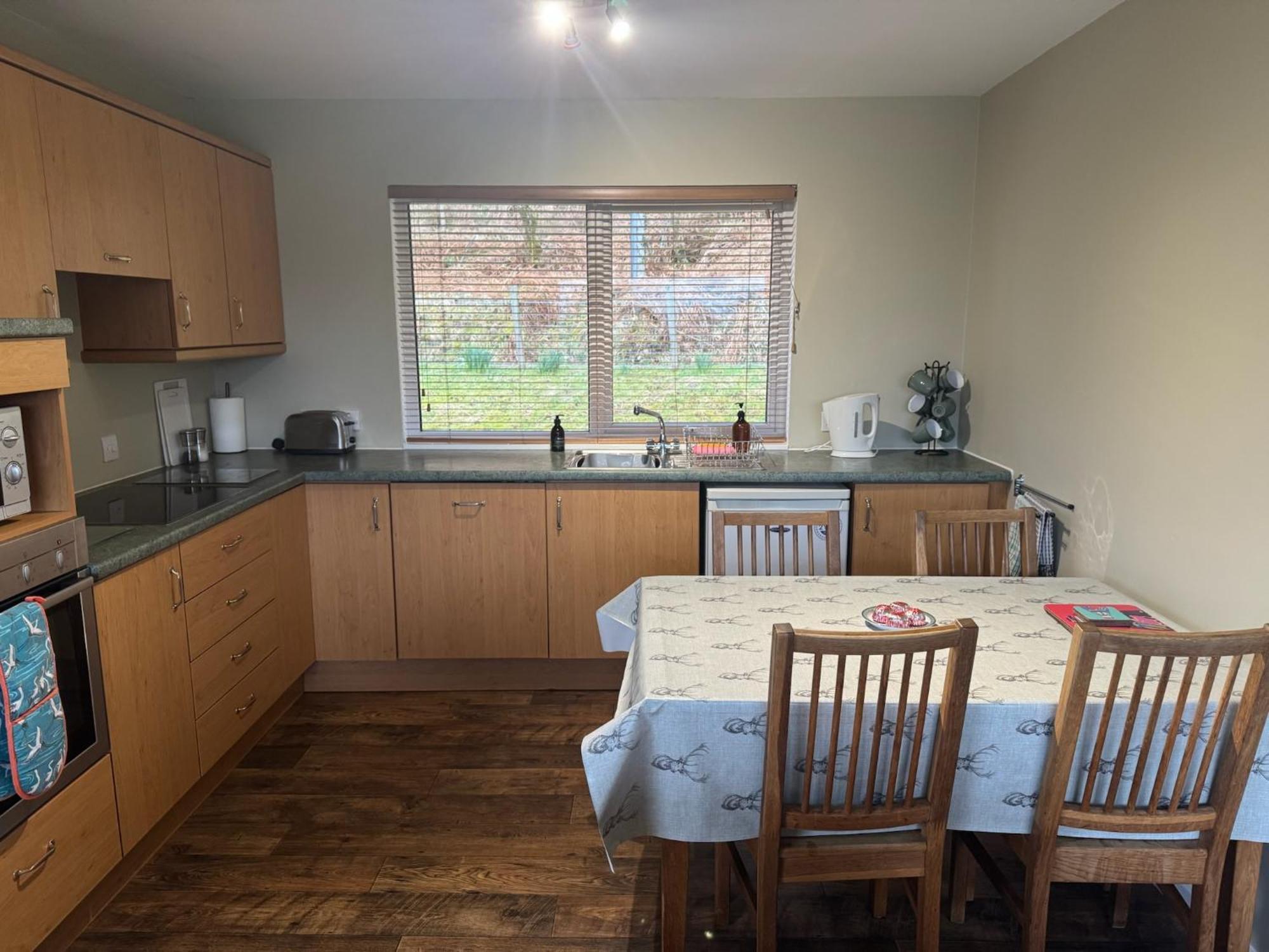 Ash, Birch And Rowan Self Catering Cabins ออนิค ภายนอก รูปภาพ